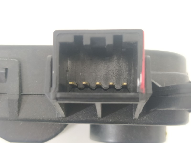 Recambio de motor apertura trampillas climatizador para kia stonic (ybcuv) drive referencia OEM IAM H400730881  