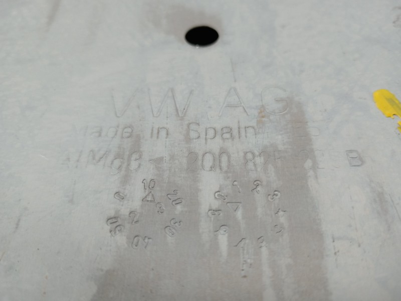 Recambio de cubrecarter para seat ibiza (kj1) style go referencia OEM IAM 2Q0825229B  