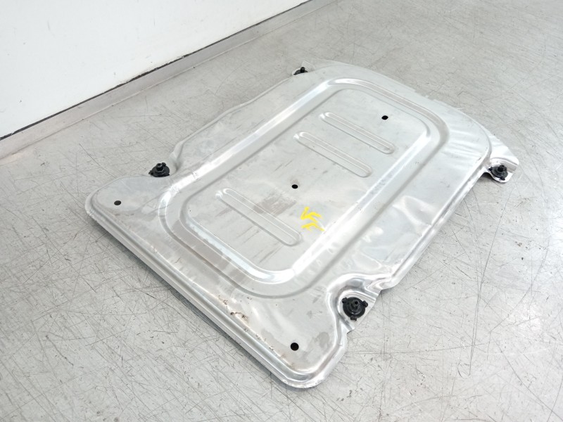 Recambio de cubrecarter para seat ibiza (kj1) style go referencia OEM IAM 2Q0825229B  