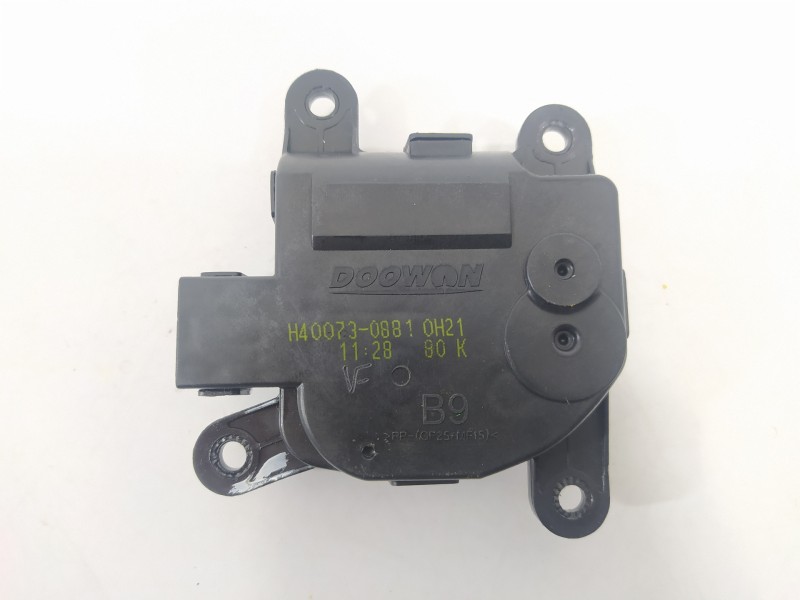 Recambio de motor apertura trampillas climatizador para kia stonic (ybcuv) drive referencia OEM IAM H400730881  