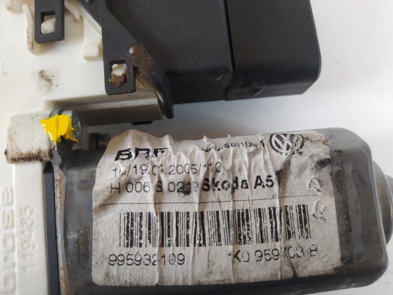 Recambio de motor elevalunas trasero izquierdo para skoda octavia berlina (1z3) active referencia OEM IAM 1K0959703B  