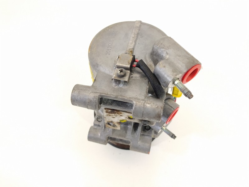 Recambio de compresor aire acondicionado para citroën c-elysée shine referencia OEM IAM 9806599380  
