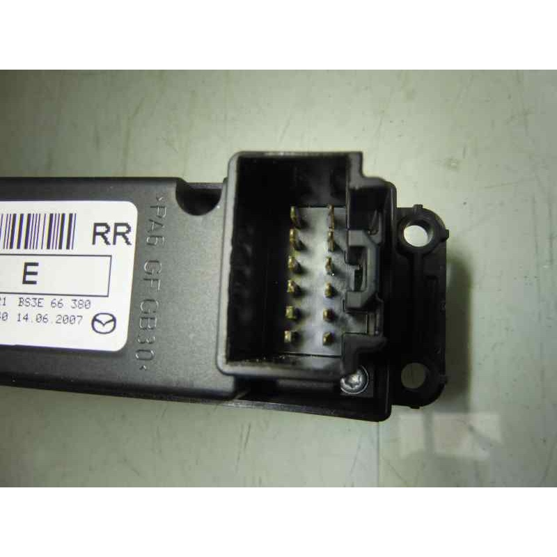 Recambio de mando elevalunas trasero derecho para mazda 3 berlina (bk) 1.6 crdt sportive referencia OEM IAM 03123121 BS3E66300 