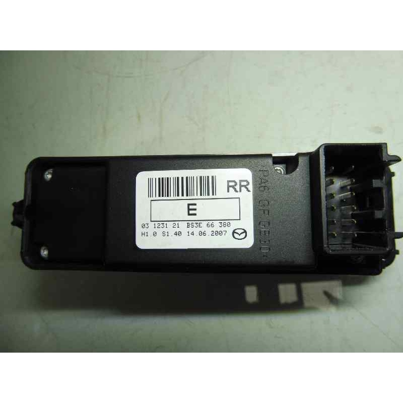 Recambio de mando elevalunas trasero derecho para mazda 3 berlina (bk) 1.6 crdt sportive referencia OEM IAM 03123121 BS3E66300 