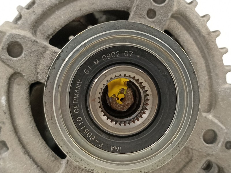 Recambio de alternador para hyundai i30 (gd) style referencia OEM IAM 373002A700  