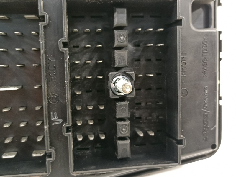 Recambio de caja reles / fusibles para chevrolet captiva 2.0 vcdi lt referencia OEM IAM 07031DC100   Recambio de caja reles / fusibles para chevrolet captiva 2.0 vcdi lt referencia OEM IAM 07031DC100