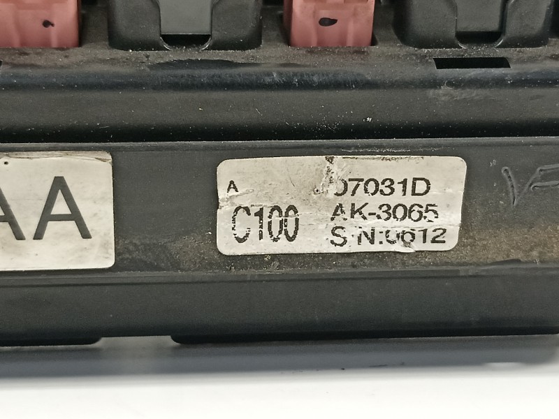 Recambio de caja reles / fusibles para chevrolet captiva 2.0 vcdi lt referencia OEM IAM 07031DC100   Recambio de caja reles / fusibles para chevrolet captiva 2.0 vcdi lt referencia OEM IAM 07031DC100