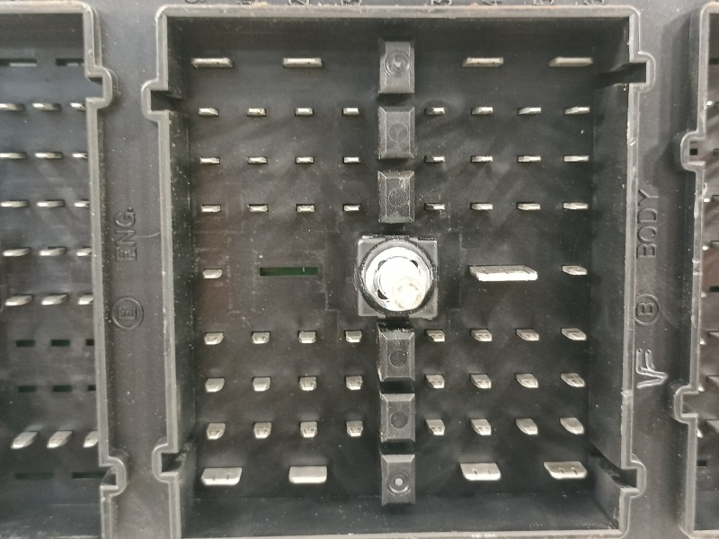 Recambio de caja reles / fusibles para chevrolet captiva 2.0 vcdi lt referencia OEM IAM 07031DC100   Recambio de caja reles / fusibles para chevrolet captiva 2.0 vcdi lt referencia OEM IAM 07031DC100