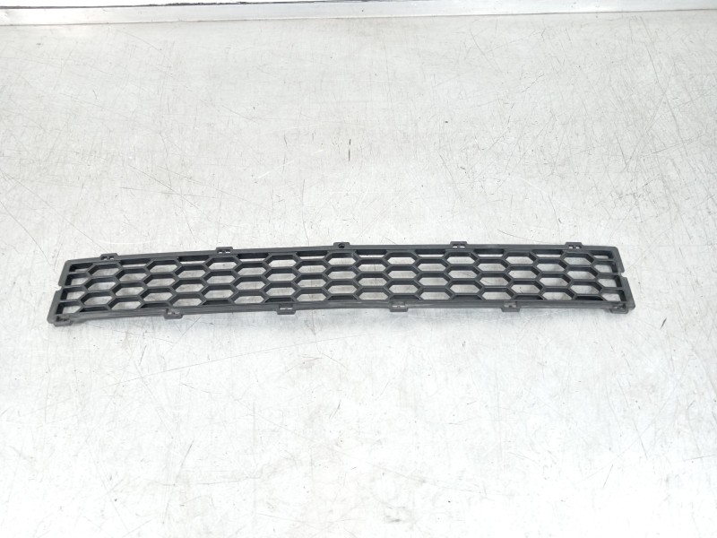 Recambio de rejilla paragolpes central para chevrolet captiva 2.0 vcdi lt referencia OEM IAM 96623441  