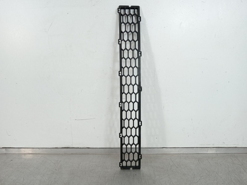 Recambio de rejilla paragolpes central para chevrolet captiva 2.0 vcdi lt referencia OEM IAM 96623441  