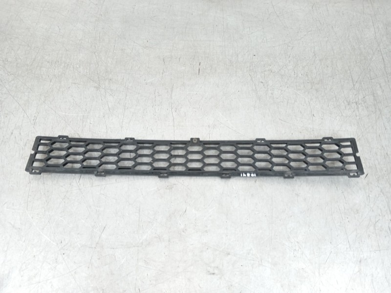 Recambio de rejilla paragolpes central para chevrolet captiva 2.0 vcdi lt referencia OEM IAM 96623441  