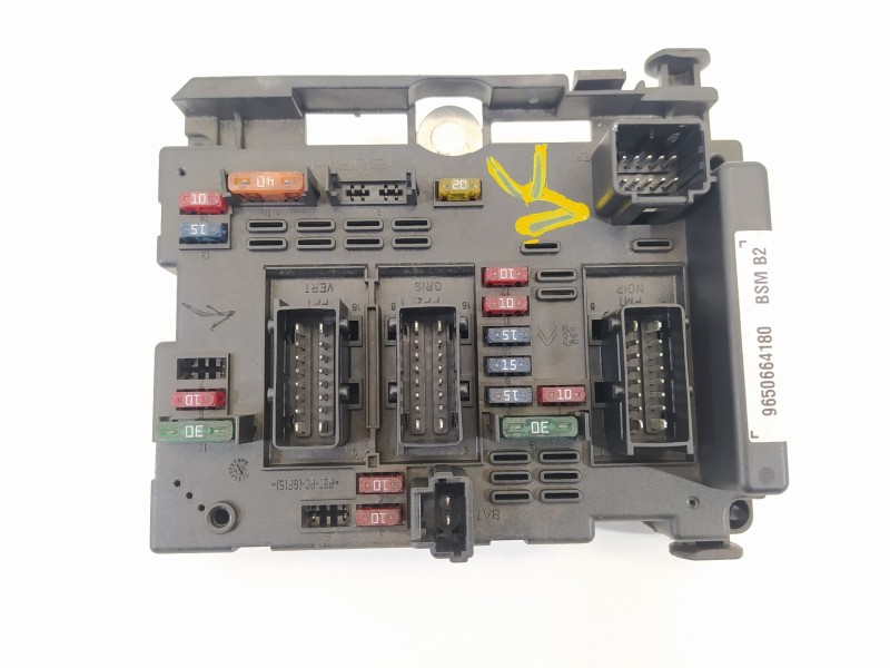 Recambio de caja reles / fusibles para peugeot 307 (s1) speed up referencia OEM IAM 9650664180  