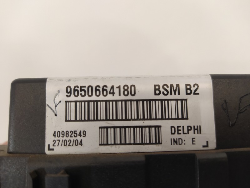 Recambio de caja reles / fusibles para peugeot 307 (s1) speed up referencia OEM IAM 9650664180  