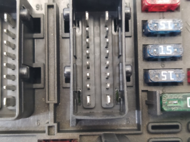 Recambio de caja reles / fusibles para peugeot 307 (s1) speed up referencia OEM IAM 9650664180  