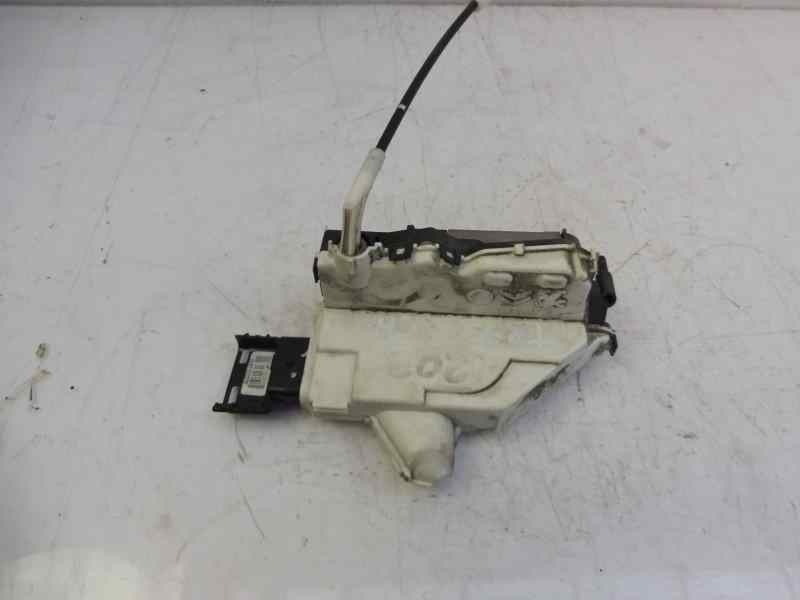 Recambio de cerradura puerta trasera derecha para citroën c3 attraction referencia OEM IAM 9800624980  