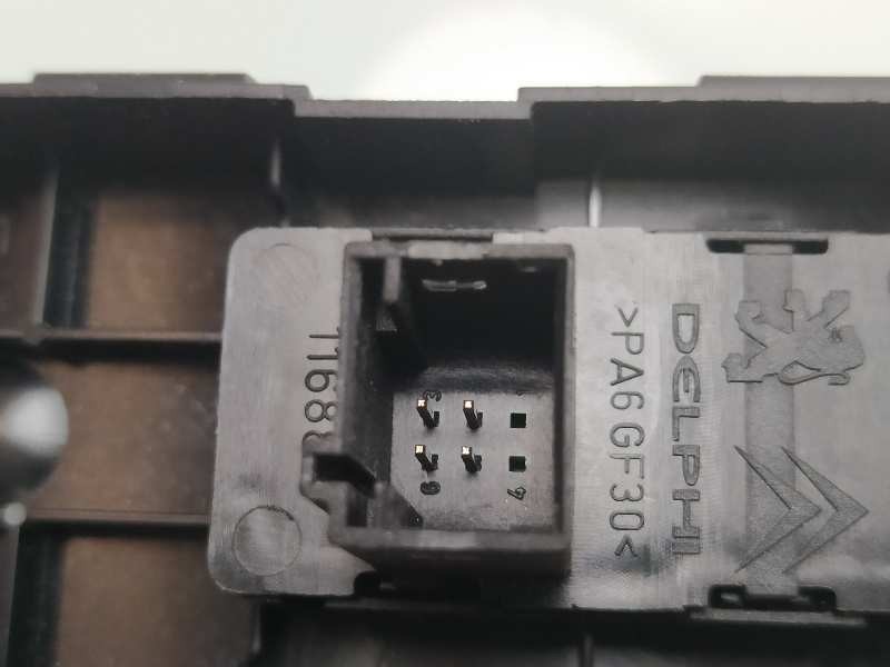 Recambio de mando elevalunas delantero derecho para peugeot 308 sport referencia OEM IAM 96565184XT  