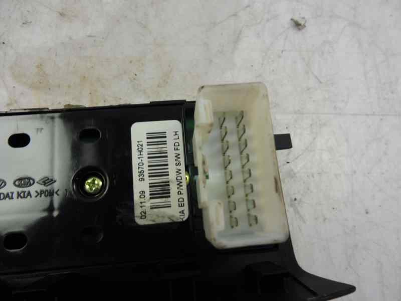 Recambio de mando elevalunas delantero izquierdo para kia cee´d 1.4 cat referencia OEM IAM 935701H021  
