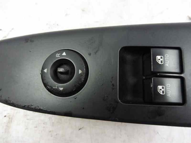 Recambio de mando elevalunas delantero izquierdo para kia cee´d 1.4 cat referencia OEM IAM 935701H021  
