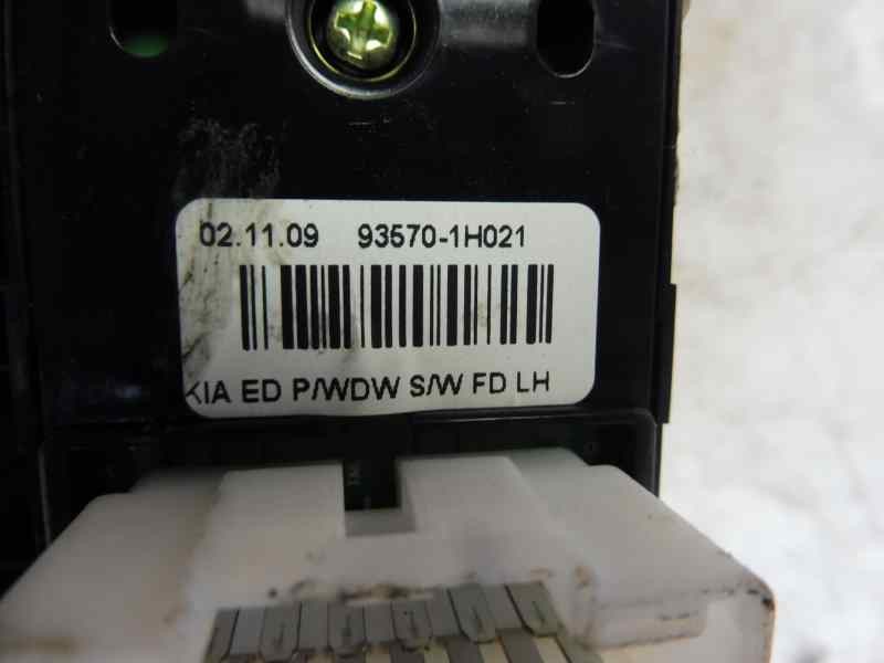 Recambio de mando elevalunas delantero izquierdo para kia cee´d 1.4 cat referencia OEM IAM 935701H021  