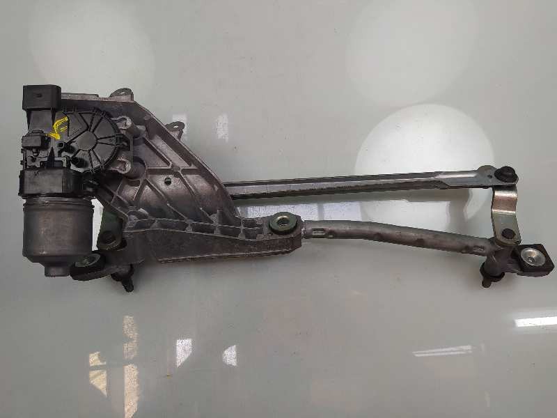 Recambio de motor limpia delantero para ford fiesta (ccn) trend referencia OEM IAM 8A6117500AG 8A6117B571AB 3397021586