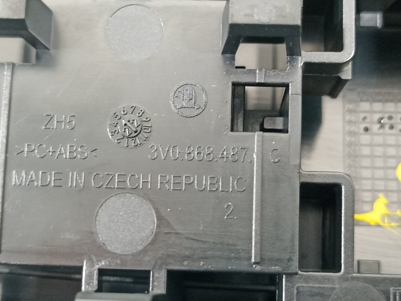 Recambio de luz interior para seat ibiza (kj1) fr referencia OEM IAM 3V0868487C  