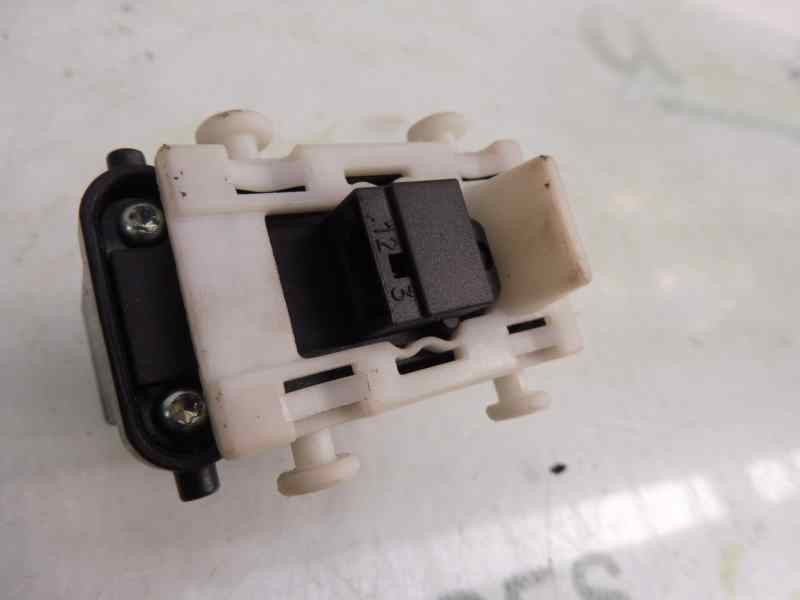 Recambio de mando elevalunas delantero derecho para mercedes-benz clase clk (w209) coupe 320 (209.365) referencia OEM IAM A20382