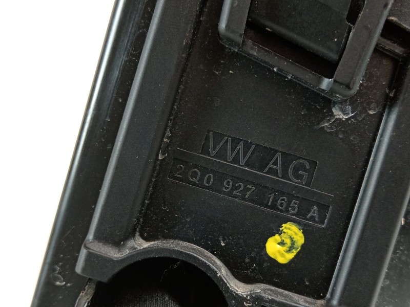 Recambio de caja reles / fusibles para seat ibiza (kj1) fr referencia OEM IAM 2Q0927165A  