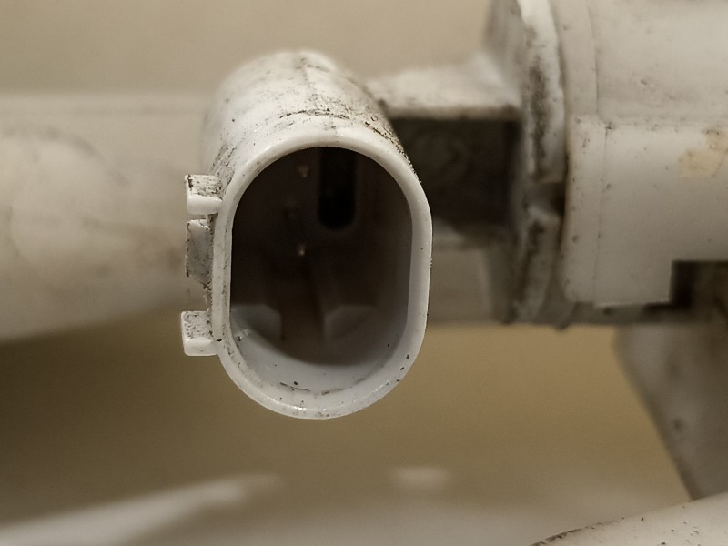 Recambio de deposito limpia para bmw serie 1 berlina (e81/e87) 120d referencia OEM IAM 61677068996 61667238666 