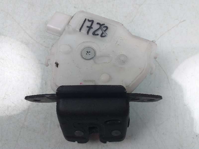 Recambio de cerradura maletero / porton para toyota yaris ts referencia OEM IAM   