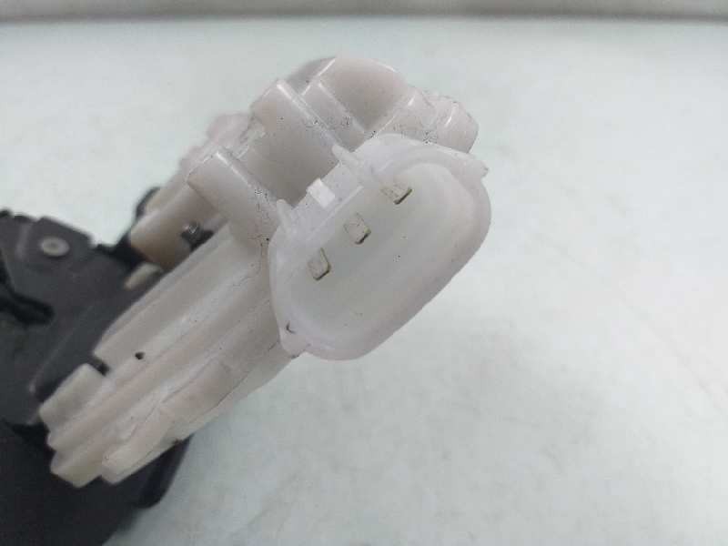 Recambio de cerradura maletero / porton para toyota yaris ts referencia OEM IAM   