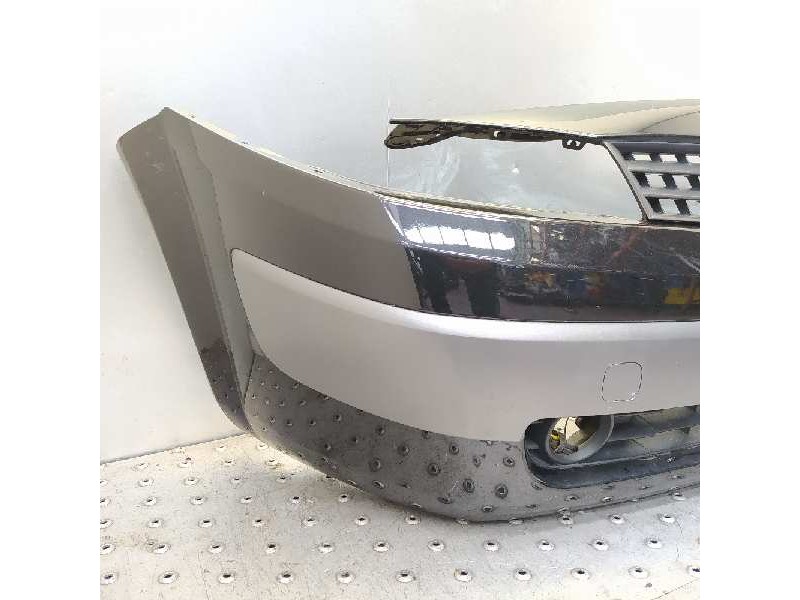 Recambio de paragolpes delantero para renault megane ii berlina 5p confort dynamique referencia OEM IAM 8200142000 8200142001 