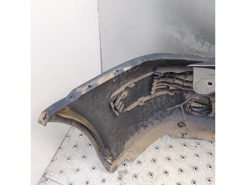 Recambio de paragolpes delantero para renault megane ii berlina 5p confort dynamique referencia OEM IAM 8200142000 8200142001 