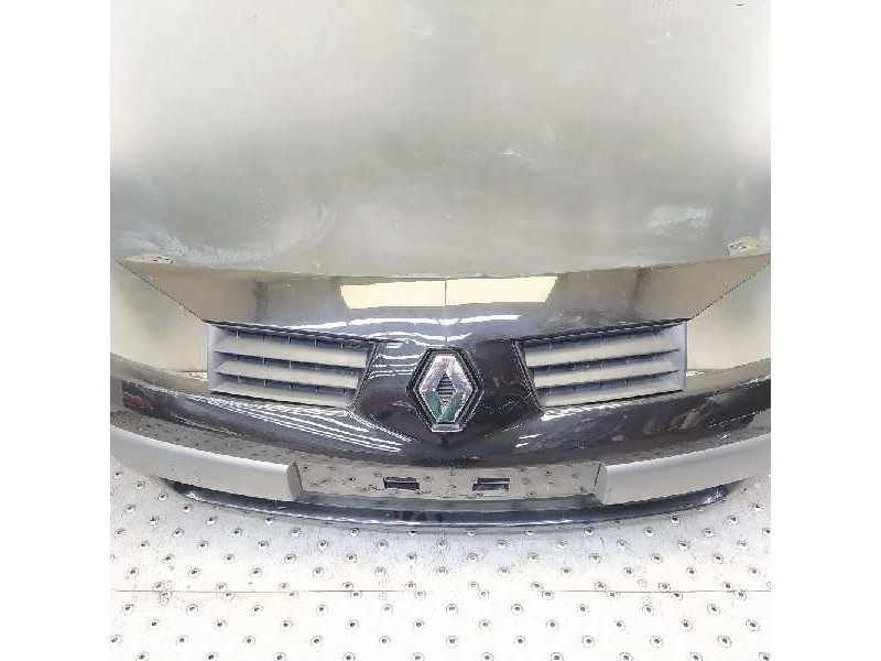 Recambio de paragolpes delantero para renault megane ii berlina 5p confort dynamique referencia OEM IAM 8200142000 8200142001 