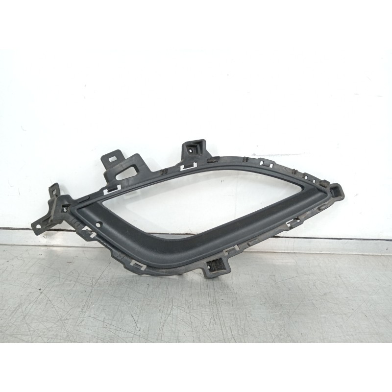 Recambio de rejilla paragolpes derecha para hyundai i30 (gd) style referencia OEM IAM 86564A6030  