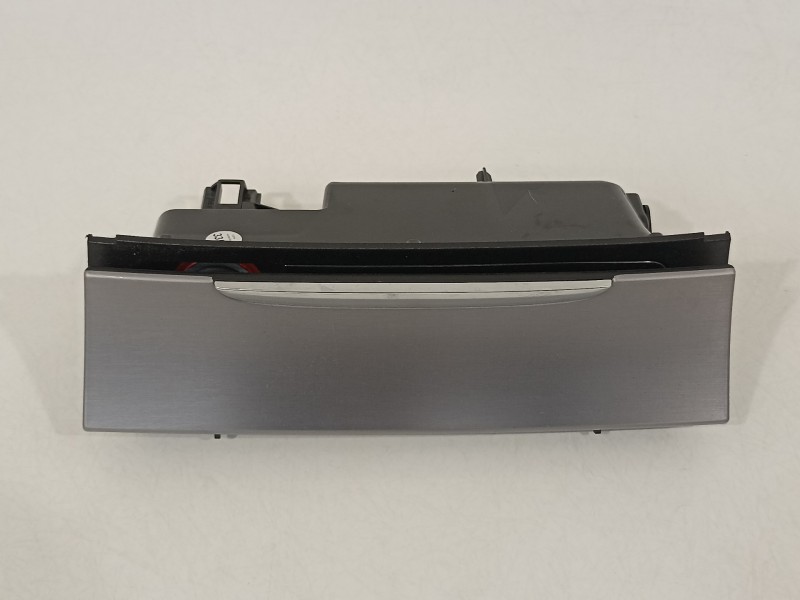 Recambio de cenicero para volkswagen cc (358) basis bluemotiontech referencia OEM IAM 3C0863284K  