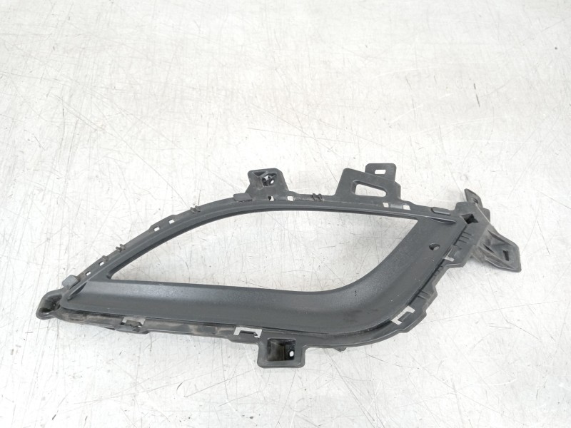 Recambio de rejilla paragolpes izquierda para hyundai i30 (gd) style referencia OEM IAM 86563A6030  