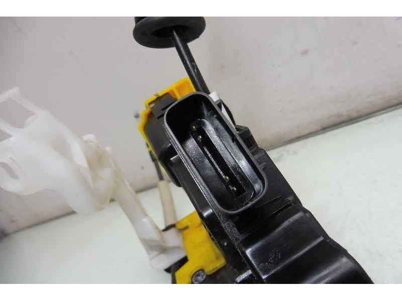 Recambio de cerradura puerta delantera derecha para kia cee´d concept referencia OEM IAM 81320A2110  