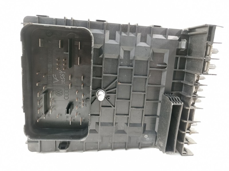 Recambio de caja reles / fusibles para volkswagen golf v berlina (1k1) gt sport referencia OEM IAM 1K0937125A  