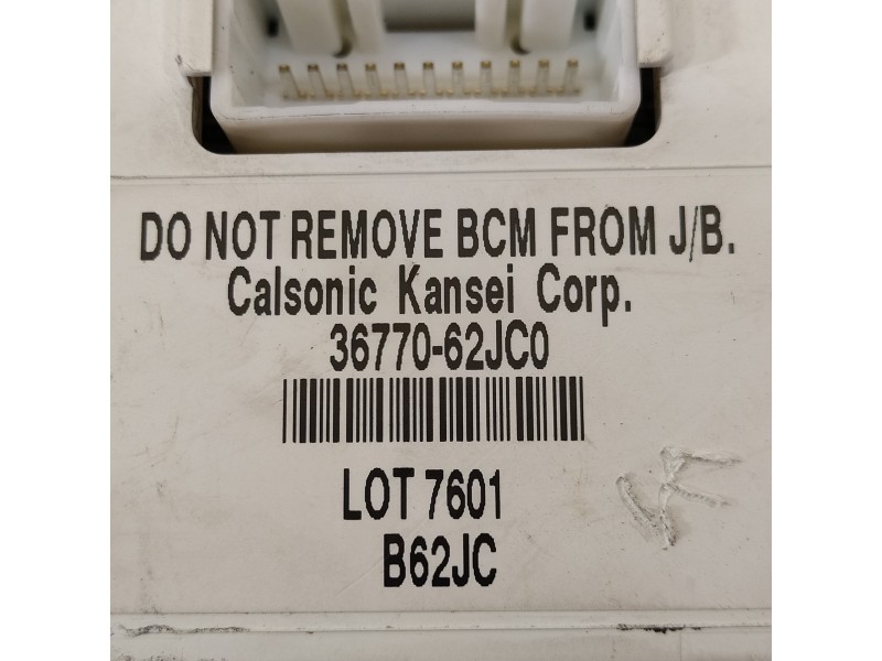 Recambio de caja reles / fusibles para suzuki swift berlina (mz) gl (5-ptas.) referencia OEM IAM 3677062JC0 G390K8FF 