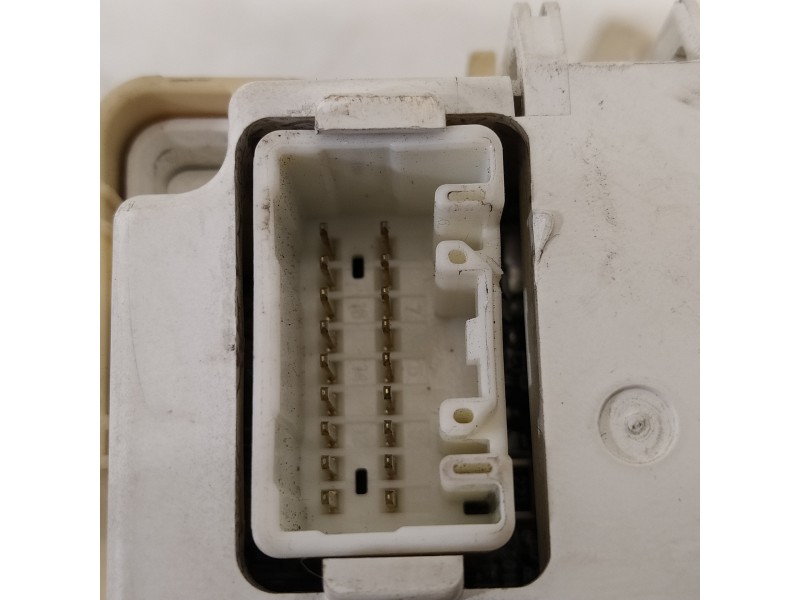 Recambio de caja reles / fusibles para suzuki swift berlina (mz) gl (5-ptas.) referencia OEM IAM 3677062JC0 G390K8FF 