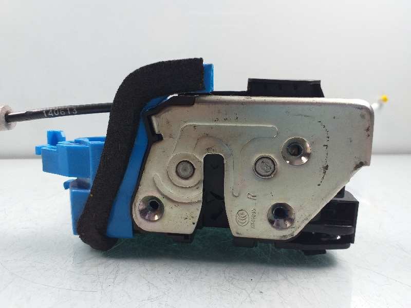 Recambio de cerradura puerta trasera derecha para kia cee´d concept referencia OEM IAM 81420A2100  