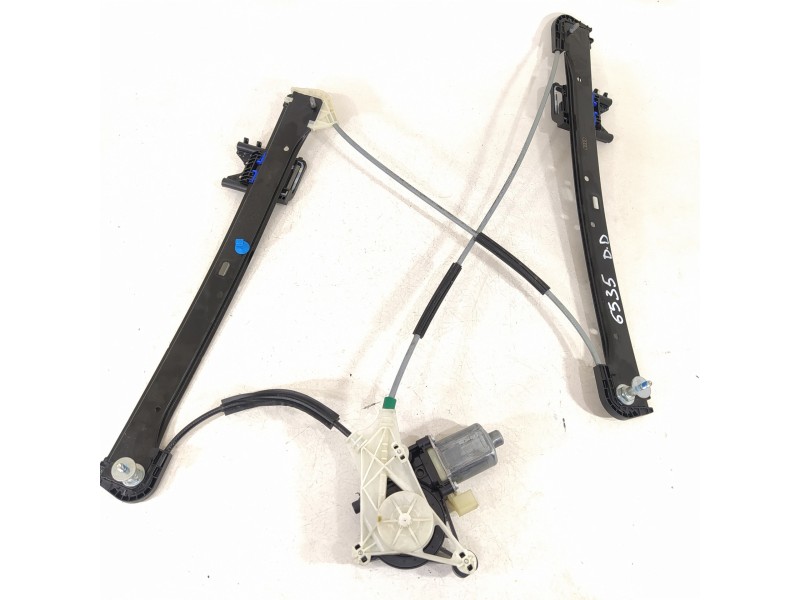 Recambio de elevalunas delantero derecho para audi a3 sportback (8vf) basic referencia OEM IAM 8V4837462 5Q0959801B 0130822717