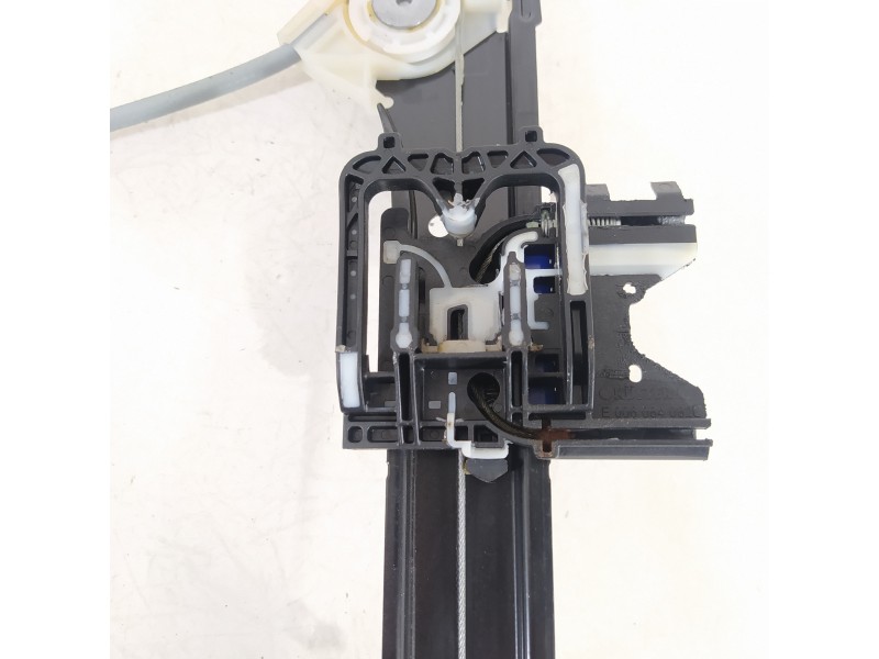 Recambio de elevalunas delantero derecho para audi a3 sportback (8vf) basic referencia OEM IAM 8V4837462 5Q0959801B 0130822717