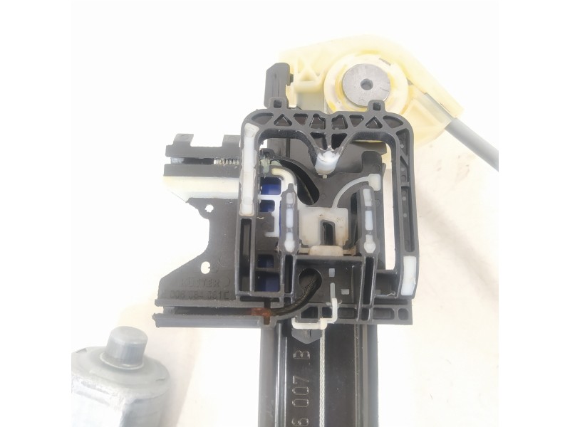 Recambio de elevalunas delantero izquierdo para audi a3 sportback (8vf) basic referencia OEM IAM 8V4837461  