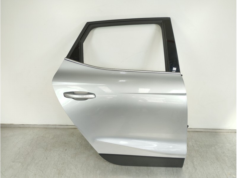 Recambio de puerta trasera derecha para seat arona xperience referencia OEM IAM 6F9833312B  