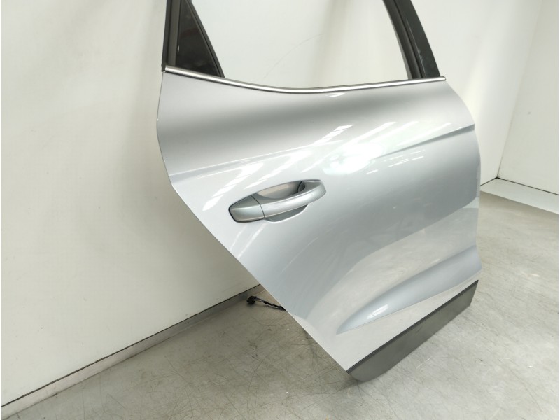 Recambio de puerta trasera derecha para seat arona xperience referencia OEM IAM 6F9833312B  