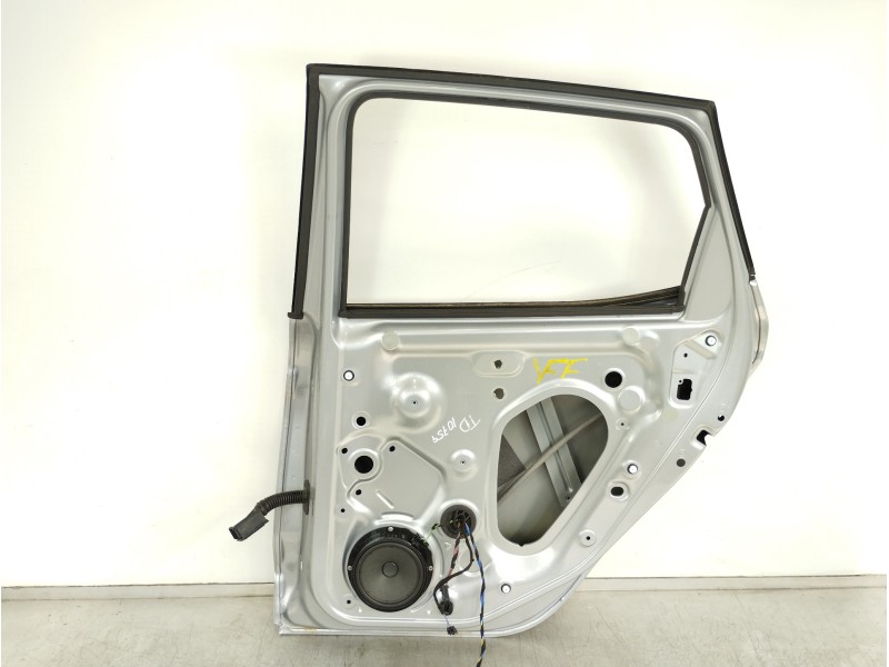 Recambio de puerta trasera derecha para seat arona xperience referencia OEM IAM 6F9833312B  