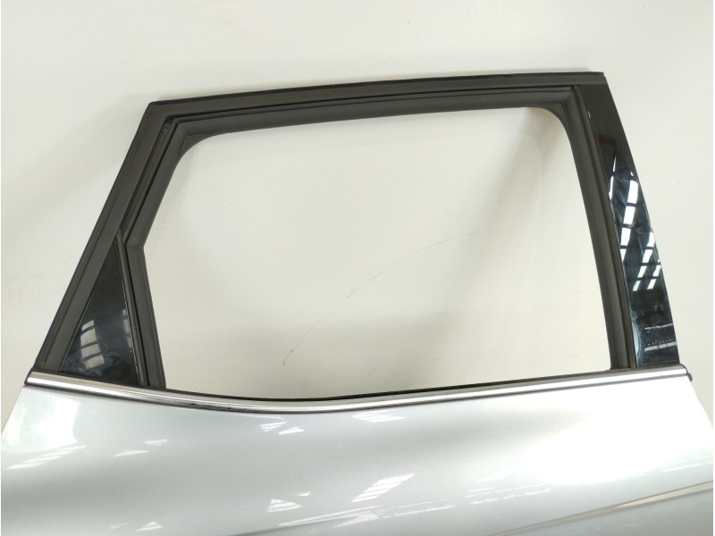 Recambio de puerta trasera derecha para seat arona xperience referencia OEM IAM 6F9833312B  