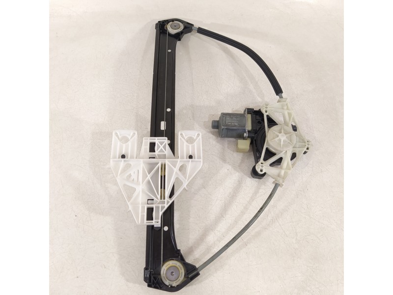 Recambio de elevalunas trasero derecho para audi a3 sportback (8vf) basic referencia OEM IAM 8V4839462 5Q0959802 0130822712