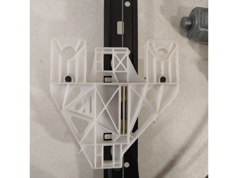 Recambio de elevalunas trasero derecho para audi a3 sportback (8vf) basic referencia OEM IAM 8V4839462 5Q0959802 0130822712